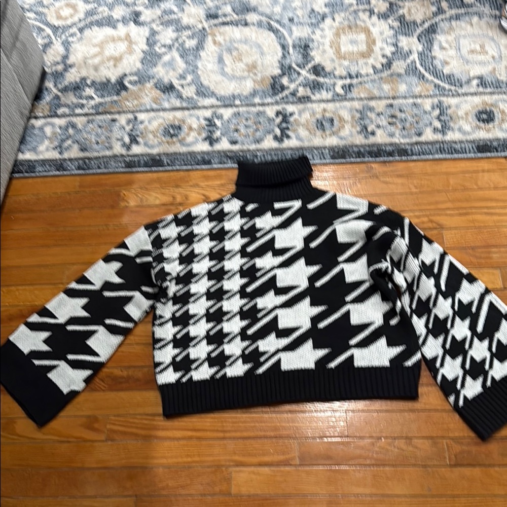 MISSGUIDED Black and White Houndstooth Turtleneck Sweater Medium